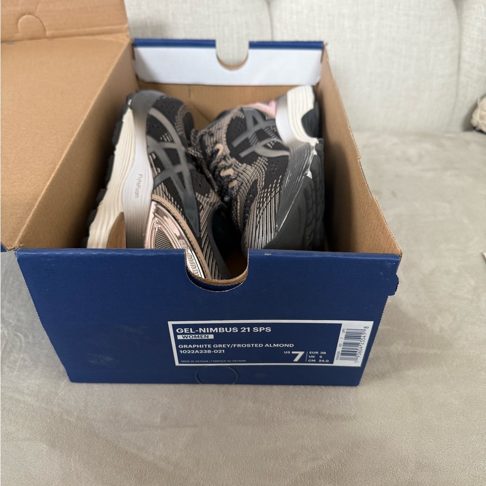 ASICS Gel-Nimbus 21 SPS in Gray and Almond